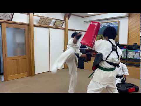Sくんワン・ツー・インロー・右ハイ