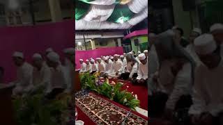 Download lagu VIRAL!!! Khusuk Berdzikir Sampai Joget mp3 Download lagu VIRAL!!! Khusuk Berdzikir Sampai Joget mp3