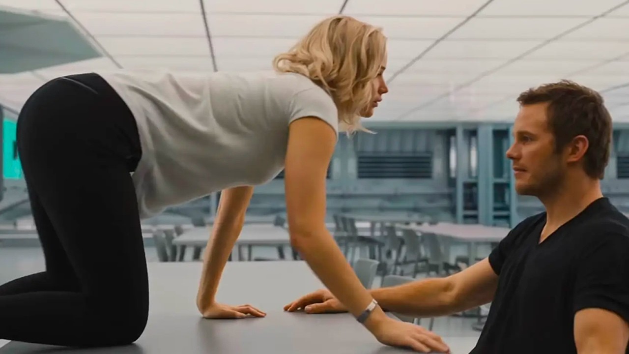 Hombre VIVIRÁ 90 AÑOS completamente SOLO EN UNA NAVE espacial | Cine Resumen en 10 minutos