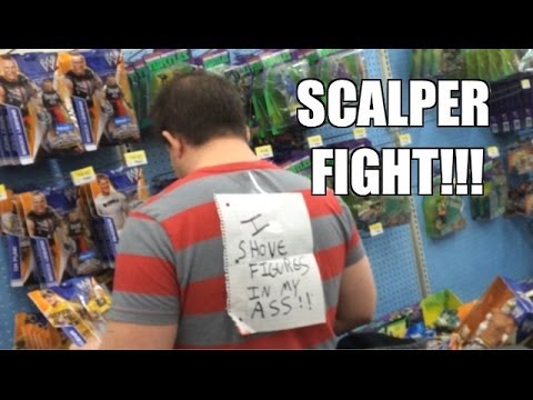WWE ACTION INSIDER: Scalper Fight! Walmart Figure aisle Mattel Elites T-Shirt series