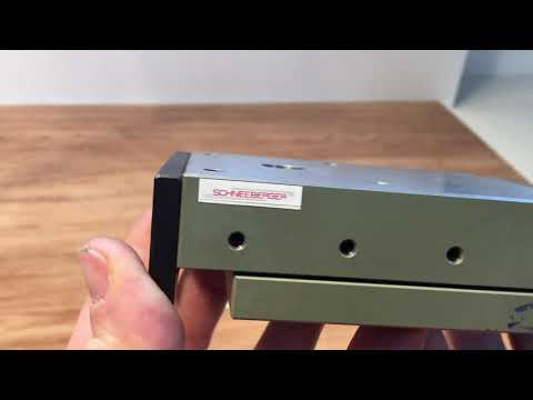 Schneeberger R3 100 Linear Bearing Cross Roller Stage