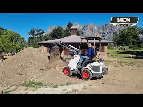 Offloading the CL30 Compact Loader - Ready For Work