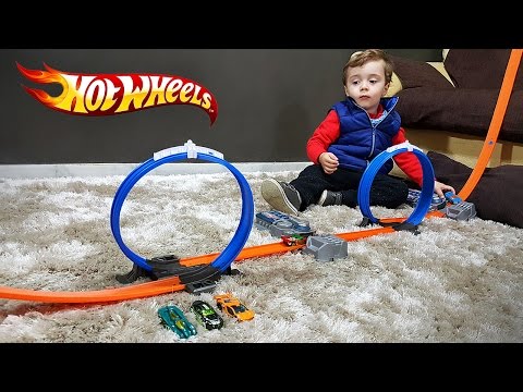 HOT WHEELS TRACK BUILDER WITH 2 LOOPS AND 2 SPEED BOOSTERS!! HotWheels Racing Toys Cars 🚗 🚙