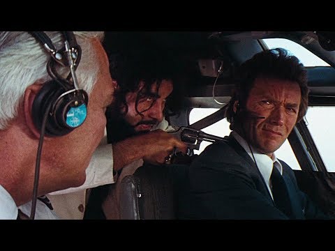 "Lei sa pilotare?" (Una 44 Magnum per l'ispettore Callaghan - 1973)