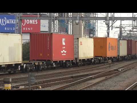 Freightliner Class 70 no: 70001 @ Reading {465K} 03/12/2019.