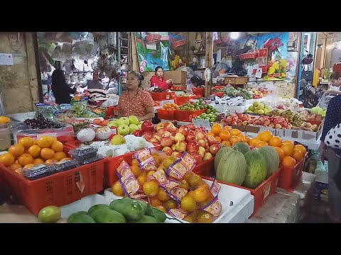 Inside Toultompoung Market - Fresh Foods, Fruits And Clothes - Phnom Penh Market Food view
