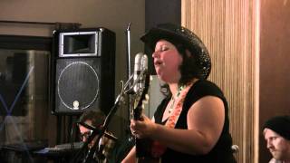 strobe session 31 - sarah and the tall boys