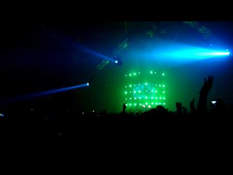 Oceanlab vs. Gareth Emery - On a Metropolis day