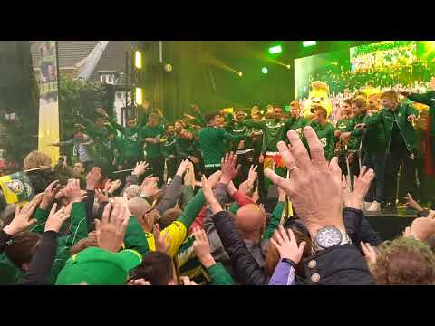 Huldiging Fortuna Sittard 30-04-2018. Jorrit Smeets Forza Zitterd!