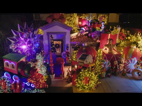 WINNERS The Watkins Family Brings Big Vegas Energy to Display - The Great Christmas Light Fight