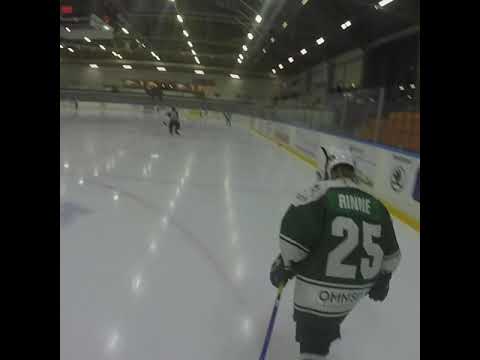 FoPS 09 esittäytyy ennen  FPS - Pyry ottelun alkua.