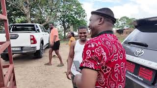 Download lagu uMongameli ehambise isipheko mp3