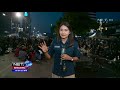 Massa Gelar Salah Maghrib Berjamaah Di Sekitar Kantor Bawaslu