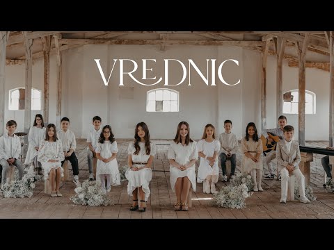 Sofia, Riana & Friends - Vrednic | Official Video