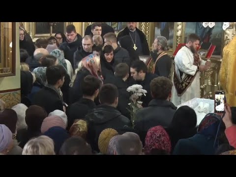 Mama Andree Cuciuc si-a pierdut cunostina in timpul slujbei