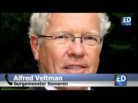 Pastoor Heeffer blijft achter toespraak staan