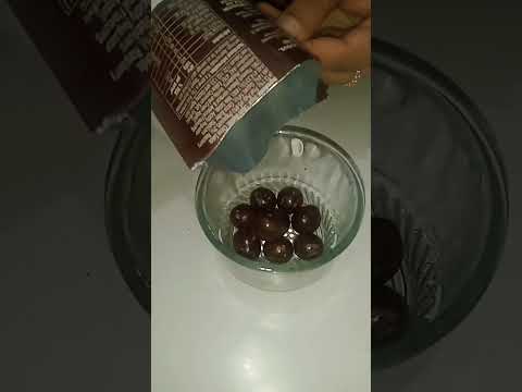 Hershey's exotic dark Raspberry🍫🍫🍫 goji