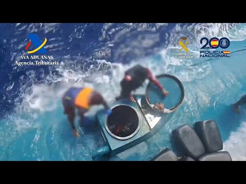 Narcotraficantes colombianos hunden submarino y su carga frente a costa de España | AFP