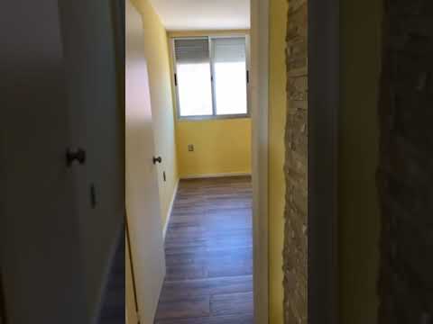 Video de YouTube - Apartamento reciclado de 2 dormitorios con vista al parque. Muy luminoso.