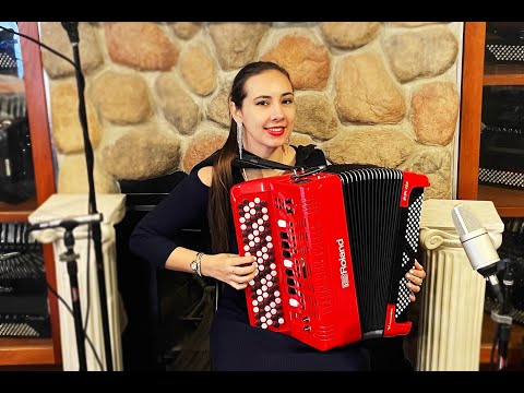 ROLFR4XBRD - Red Roland FR-4XB-RD Piano Accordion 37 120