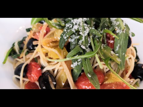 So kocht man Spaghetti würzig rustikal mit Rucola // einfaches schnelles Rezept