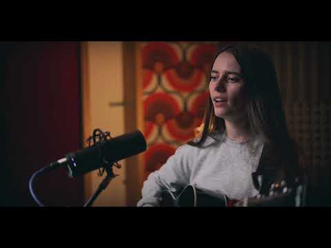 Use Somebody King Of Leon Cover by Charlotte Bettson Live at Dubrek Studios.