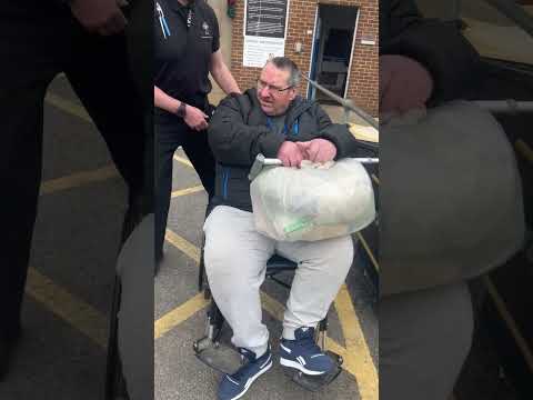 Hmp Hull - ** Prisoner Released ** 2 And A Half Years For Giving Someone A Lift In His Car One Day