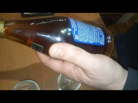 Небрендовый выдержанный армянский коньяк 8 лет.