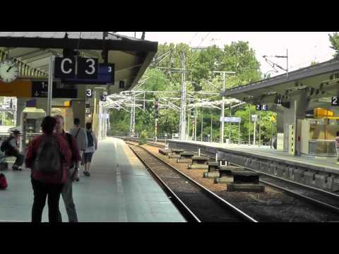 Berlin: Einst Hauptbahnhof des Westens: Zoologischer Garten. Once central station: Zoo Station