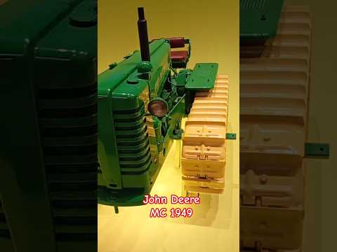 John Deere MC 1949 no MEA. Memorial da Evolução da Agricultura em Horizontina RS.