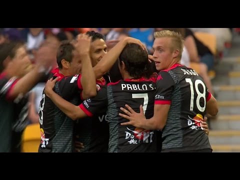 Brisbane Roar vs Adelaide United: Hyundai A-League 2014/15 (Round 1)
