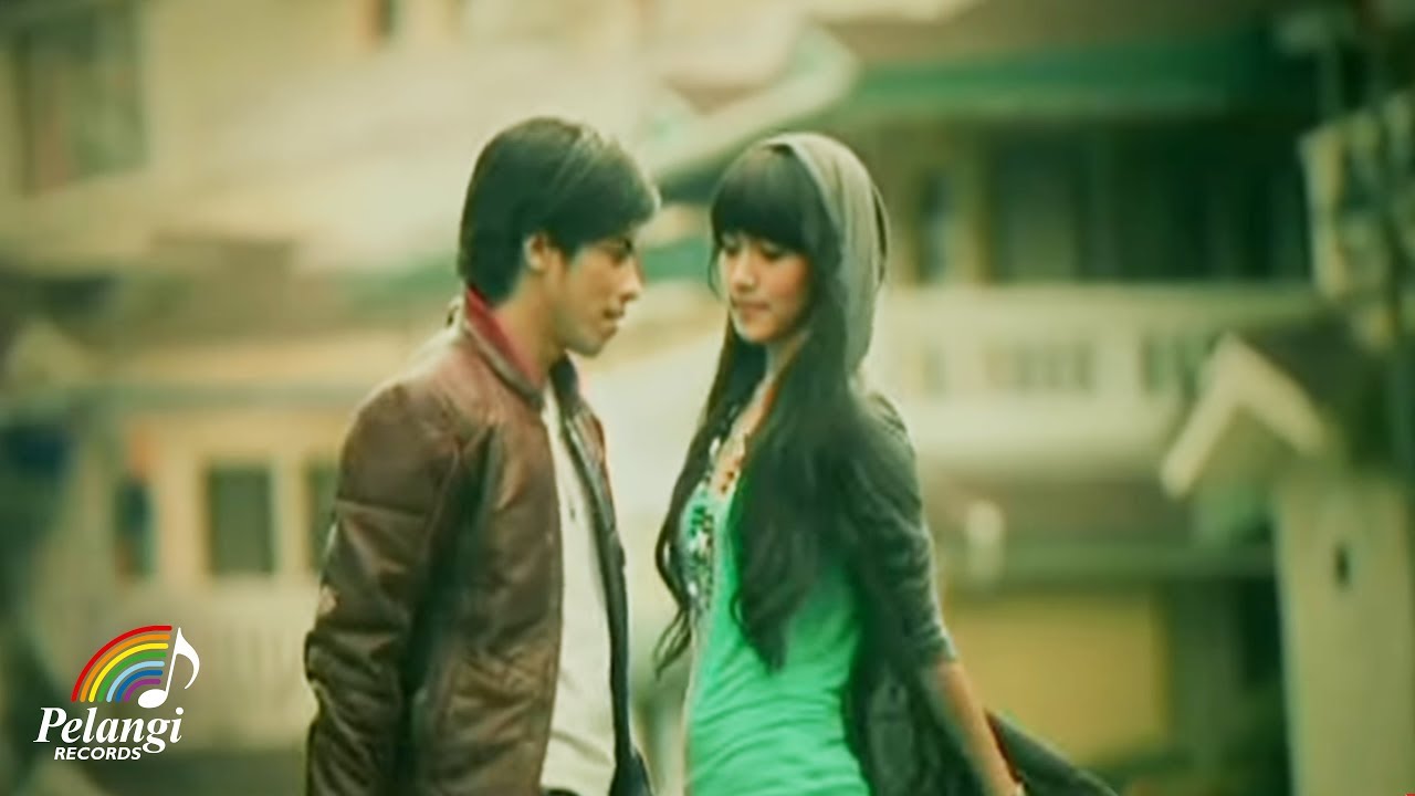  dan kasetnya di Toko Terdekat Maupun di  iTunes atau Amazon secara legal Download Mp3 Matta Band Pacarku Yang Cantik