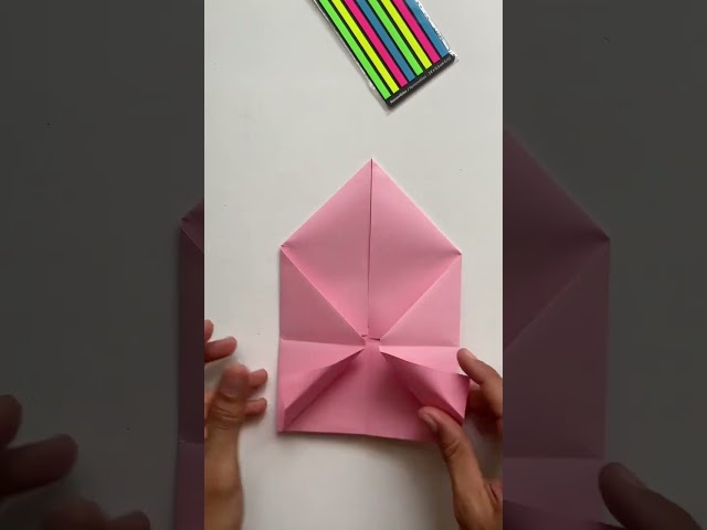 Vídeo relacionado con Moses Flowers & Friends - Juego de papel de carta, sobres y pegatinas de colores en una práctica carpeta de almacenamiento, utensilios para cartas amigas