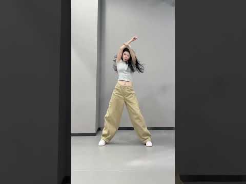Messy &middot; ROS&Eacute; #dance cover