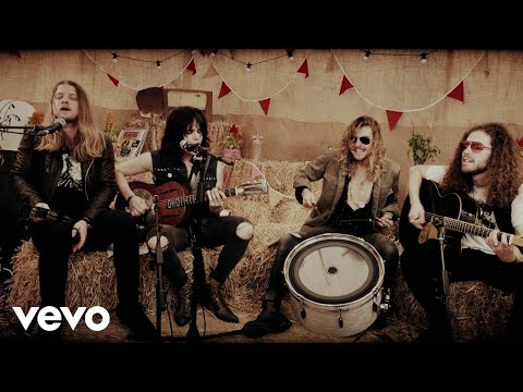 Tyler Bryant & The Shakedown - Ramblin’ Bones (uDiscoverMusic 2017 Session)