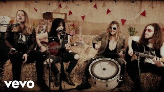 Tyler Bryant &amp; The Shakedown - Ramblin’ Bones (uDiscoverMusic 2017 Session)