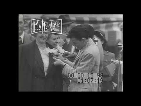 1944 Bing Crosby, Frank Sinatra and Bob Hope Holds Golf Tournament and Auction for the War Bonds