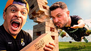 rolou MUITA TRETA no JENGA GIGANTE 😂 (cada peça vale um chute)