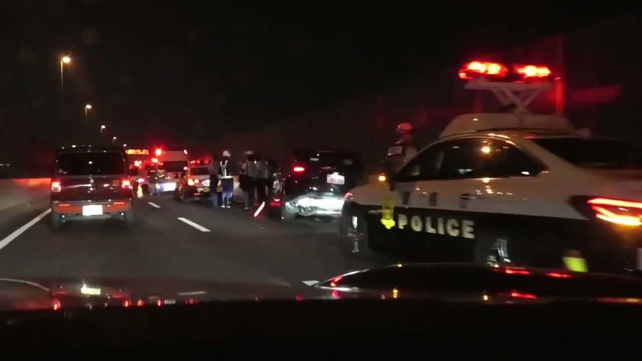 資機材搬送車(水難救助用ボート積載)緊急走行　他