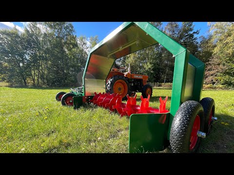 Przewracarka z opuszczanymi kołami podporowymi / Compost turner with aditional wheels