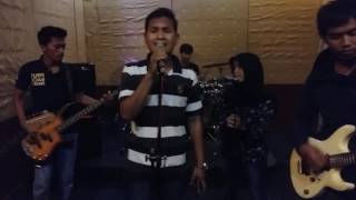 Download lagu R hillz dik (cover) mp3