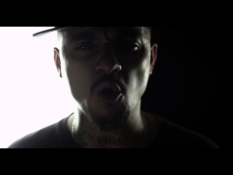 Crônica Mendes - Tinindo - Part. Fernando Anitelli O Teatro Mágico (Clipe Oficial)