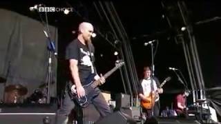 Queens Of The Stone Age feat. Dave Grohl - Avon (Glastonbury 2002)
