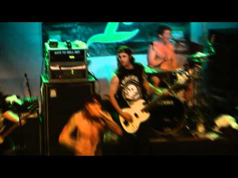 Trapped under ice Beat on the brat (The Ramones cover) LIVE Vienna, Austria 2011-03-20 1080p FULL HD