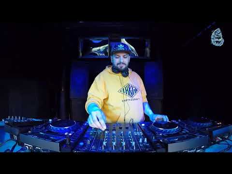 The Blue Oyster: Kalicky / 28.05 / 17-18