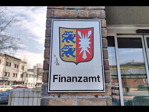 92 neue Steueranwärter in Schleswig-Holstein vereidigt