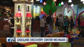 Racing cars at LegoLand Discovery Center Michigan