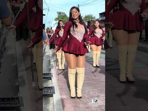laura hermosa cachiporrista de la banda musical de BERLIN usulutan