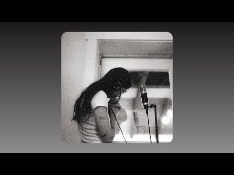 Lizzy McAlpine - Spring Into Summer