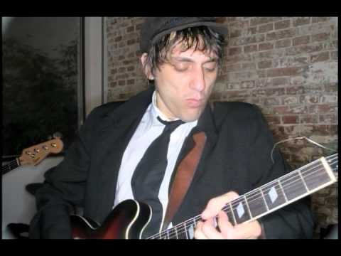 Cachorro Grande - Que Loucura (versão colorida)